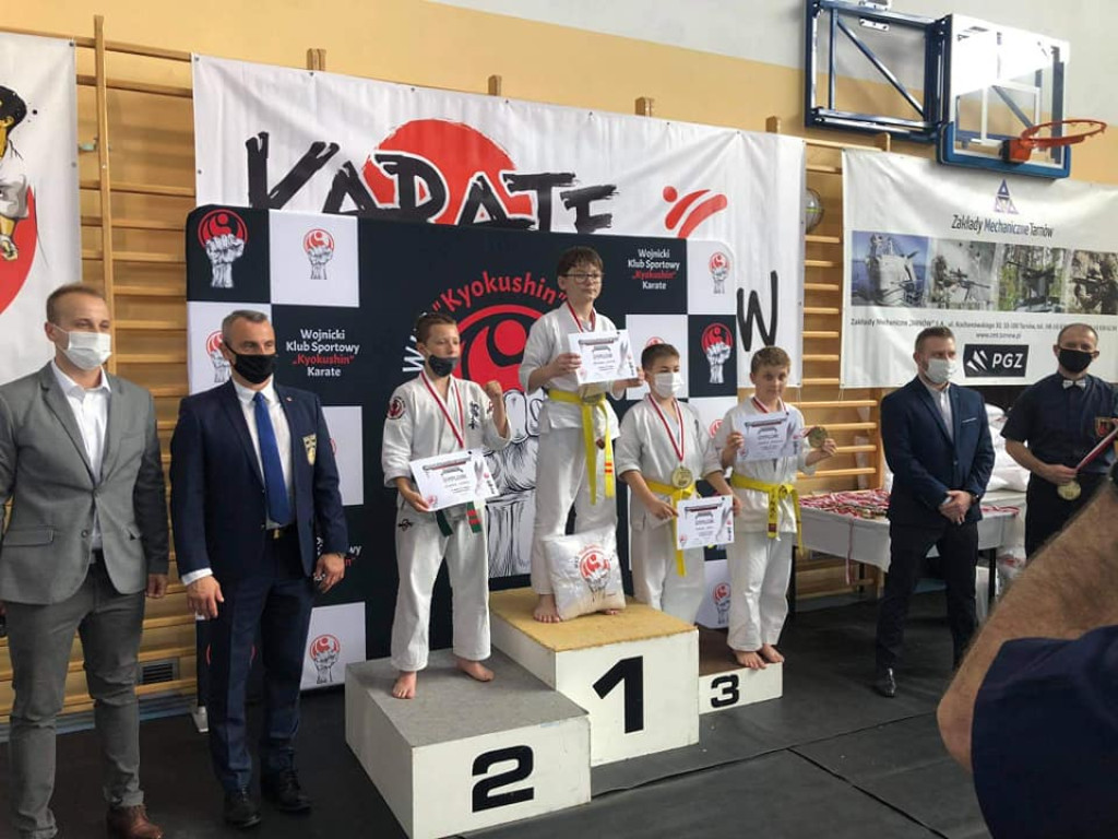 Doskonały start naszych karateków w Wojniczu [zdjęcia]