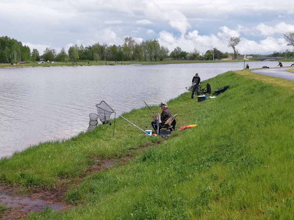 Pierwsze takie zawody. Wędkowali nad zalewem `Antoniów` [zdjęcia]