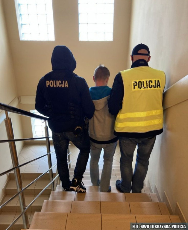 Zatrzymany za podpalenie samochodu [zdjęcia]