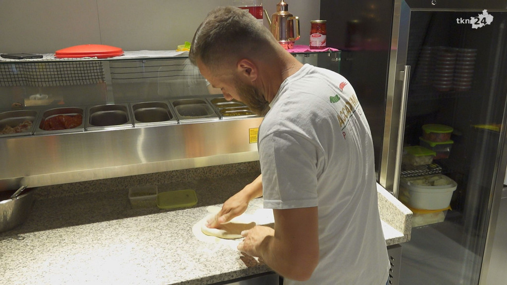 Włoska pizza z San Vito Lo Capo. Zobacz jak powstaje [wideo, zdjęcia]