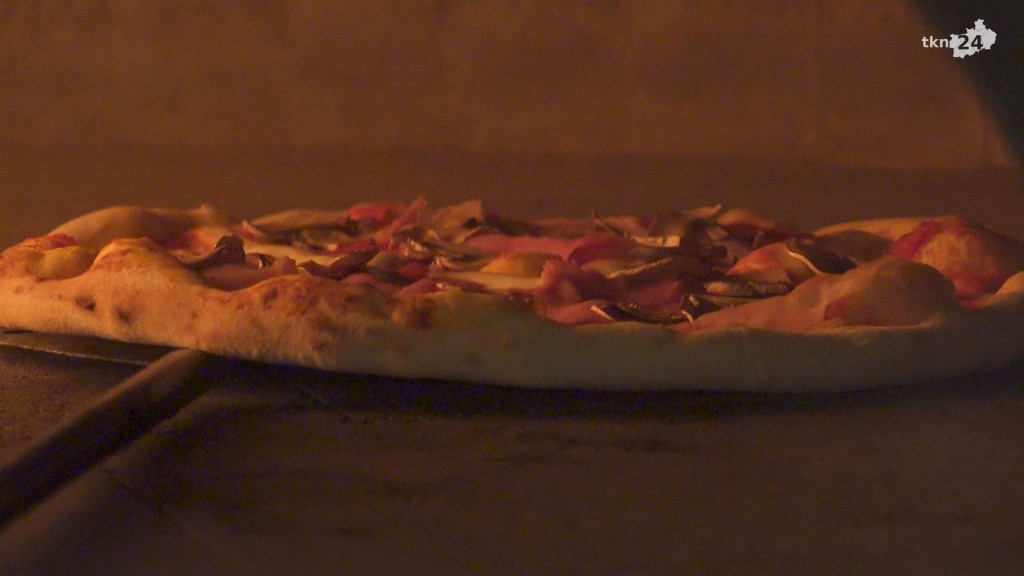 Włoska pizza z San Vito Lo Capo. Zobacz jak powstaje [wideo, zdjęcia]