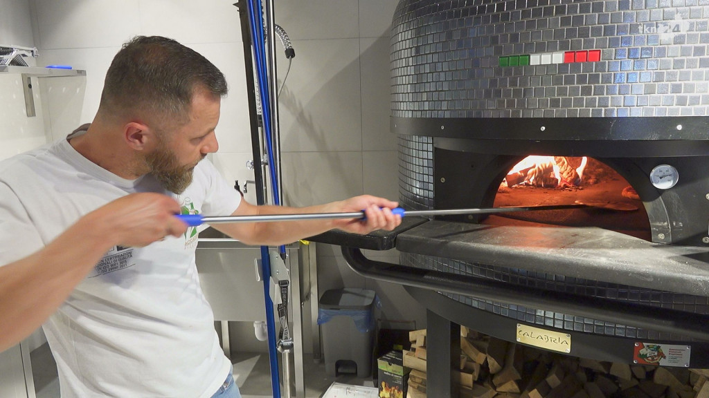 Włoska pizza z San Vito Lo Capo. Zobacz jak powstaje [wideo, zdjęcia]