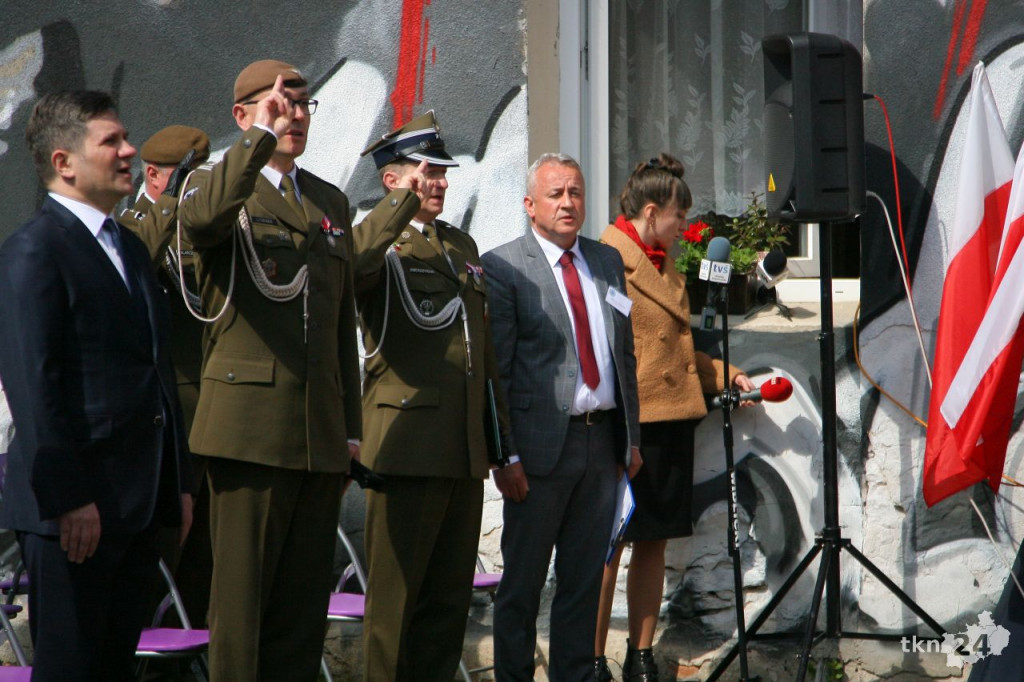 Barycz: Tablica odsłonięta, medale wręczone [wideo, zdjęcia]
