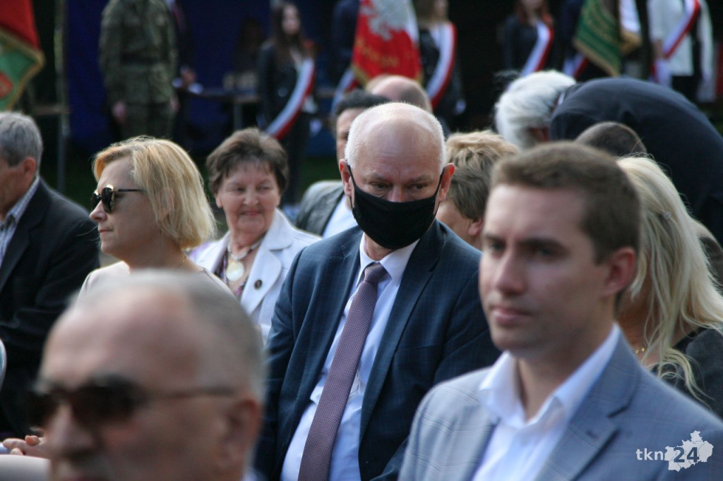 Barycz: Tablica odsłonięta, medale wręczone [wideo, zdjęcia]