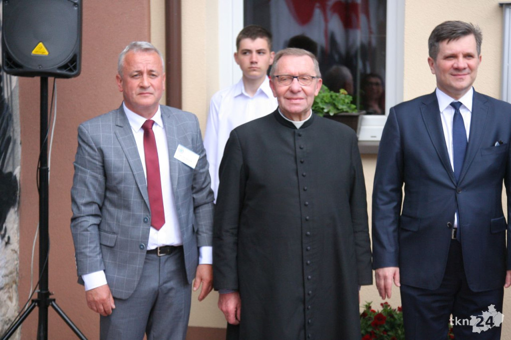 Barycz: Tablica odsłonięta, medale wręczone [wideo, zdjęcia]