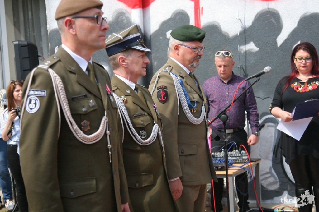 Barycz: Tablica odsłonięta, medale wręczone [wideo, zdjęcia]