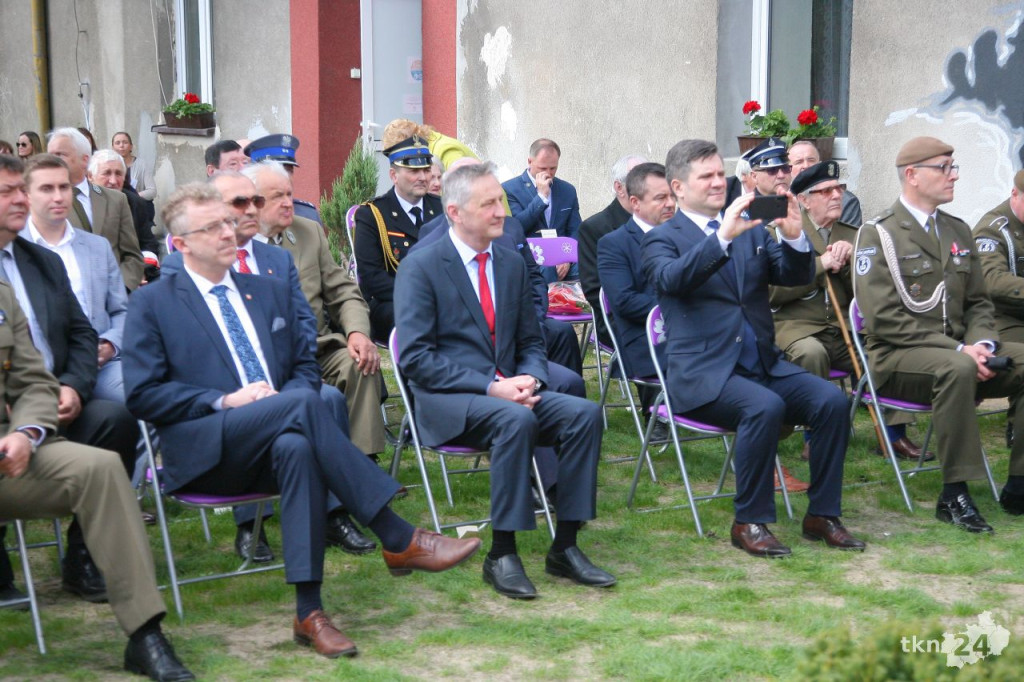 Barycz: Tablica odsłonięta, medale wręczone [wideo, zdjęcia]