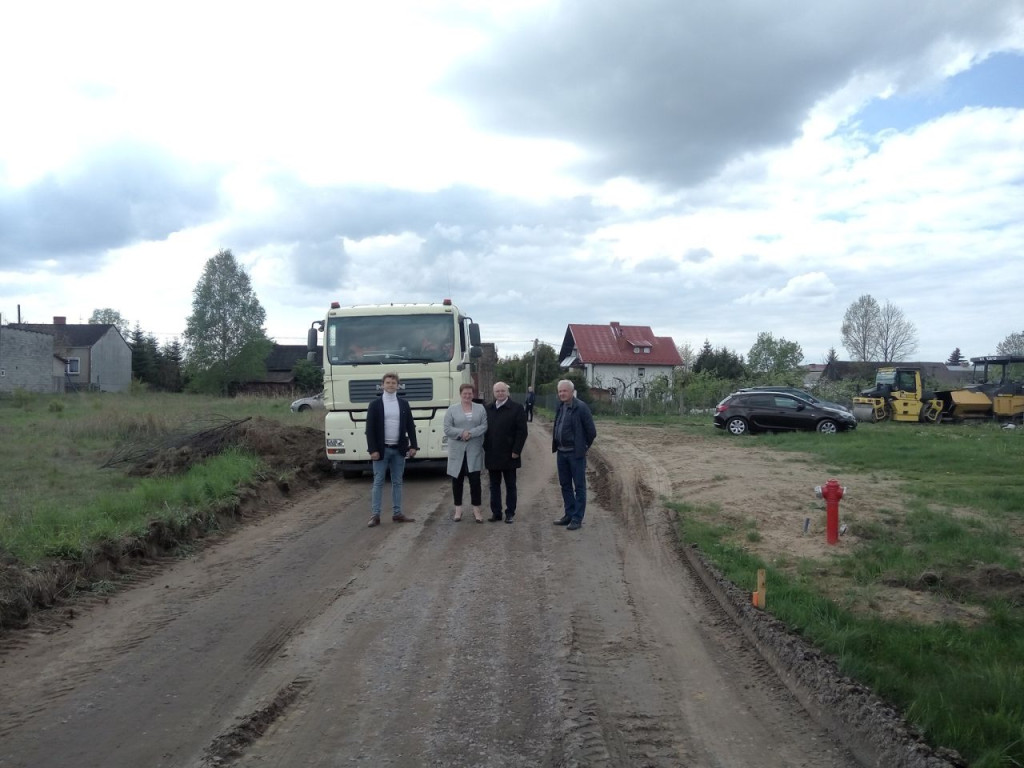 Powstaje droga do rekreacyjnych miejsc w Wincentowie [zdjęcia]