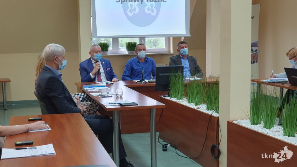 Gowarczów: Wiele dróg powiatowych do remontu [wideo, zdjęcia]
