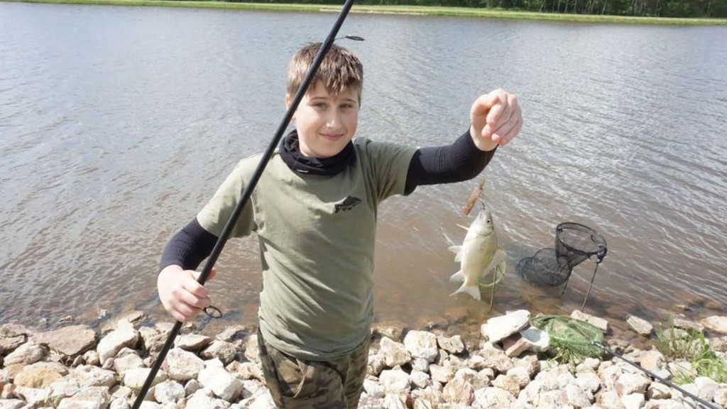 Wędkowali z okazji Dnia Dziecka nad zalewem `Antoniów` [zdjęcia]