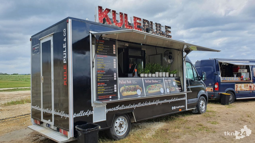 WIDEO: Foodtrucki nad zalewem `Antoniów`