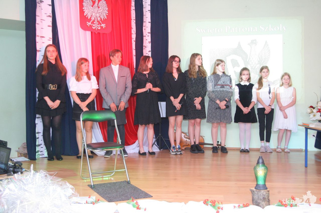 Uczniowie ze Stadnickiej Woli uczcili patrona szkoły [wideo, zdjęcia]