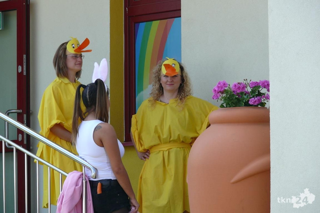 Radośnie i kolorowo w Smykowie. Rodzice i nauczycieli dla dzieci [wideo, zdjęcia]