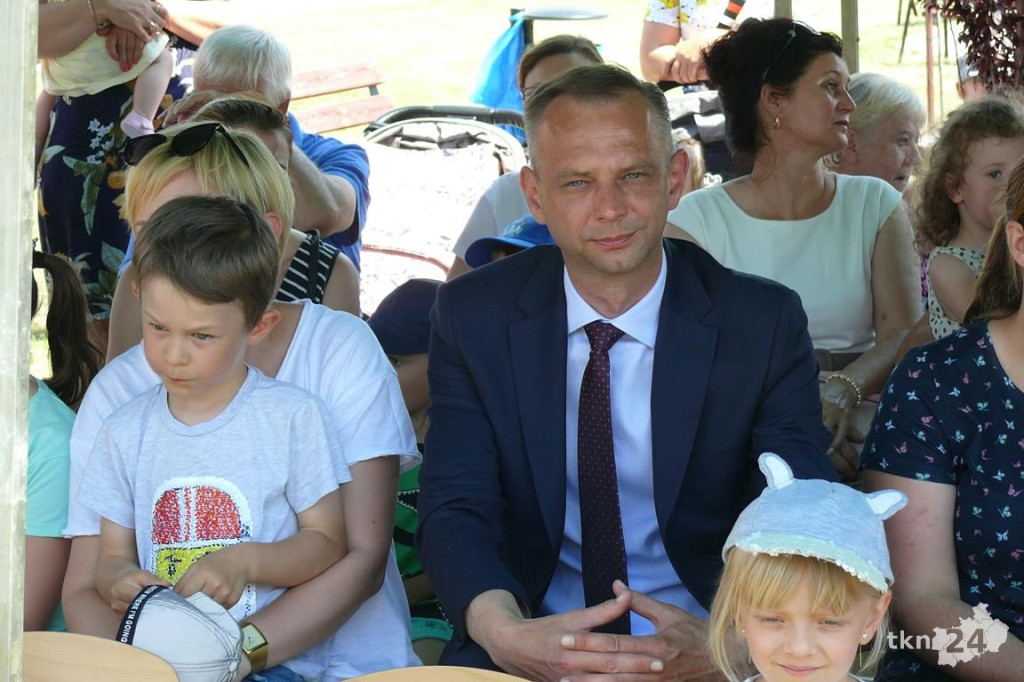 Radośnie i kolorowo w Smykowie. Rodzice i nauczycieli dla dzieci [wideo, zdjęcia]