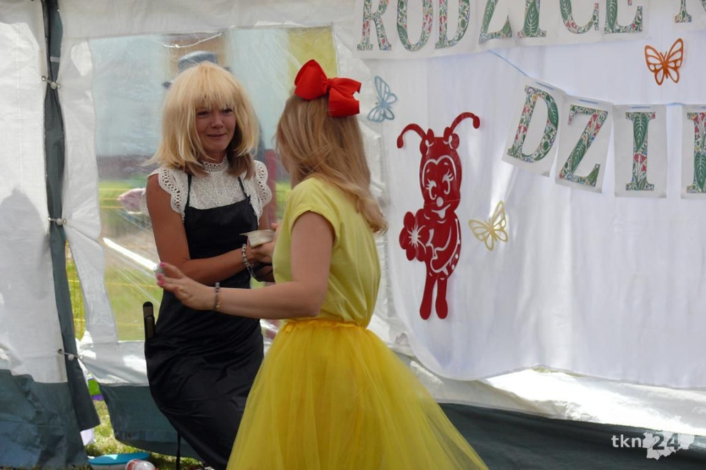 Radośnie i kolorowo w Smykowie. Rodzice i nauczycieli dla dzieci [wideo, zdjęcia]