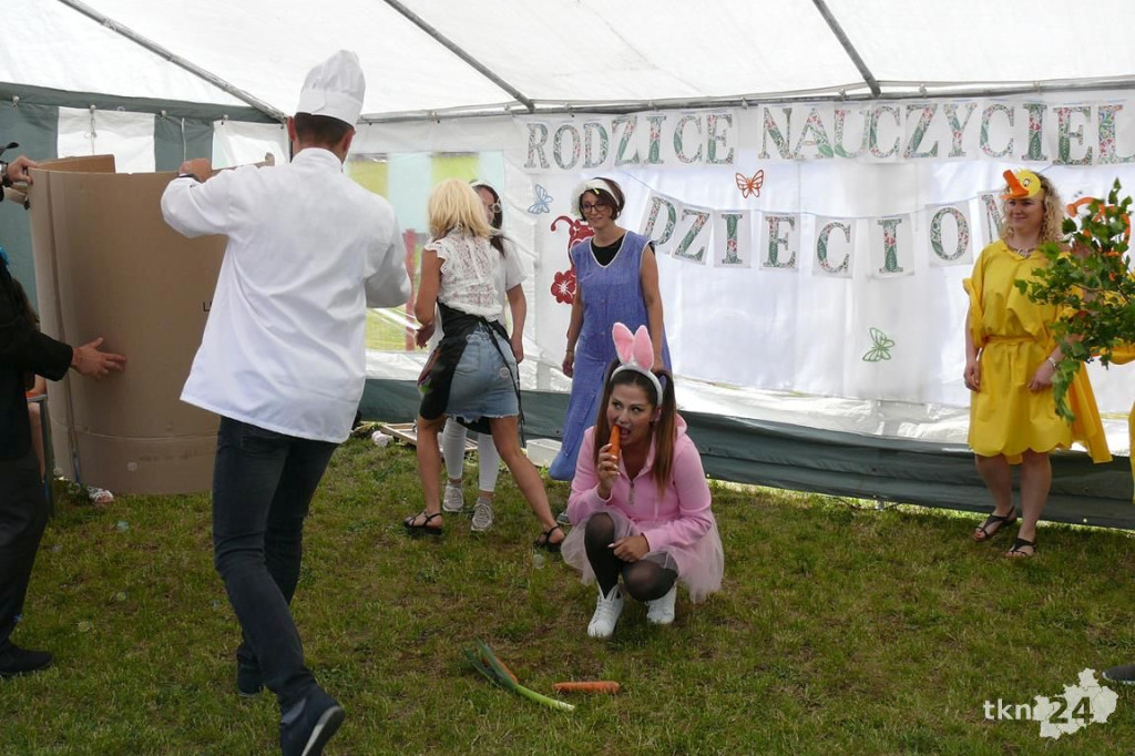 Radośnie i kolorowo w Smykowie. Rodzice i nauczycieli dla dzieci [wideo, zdjęcia]