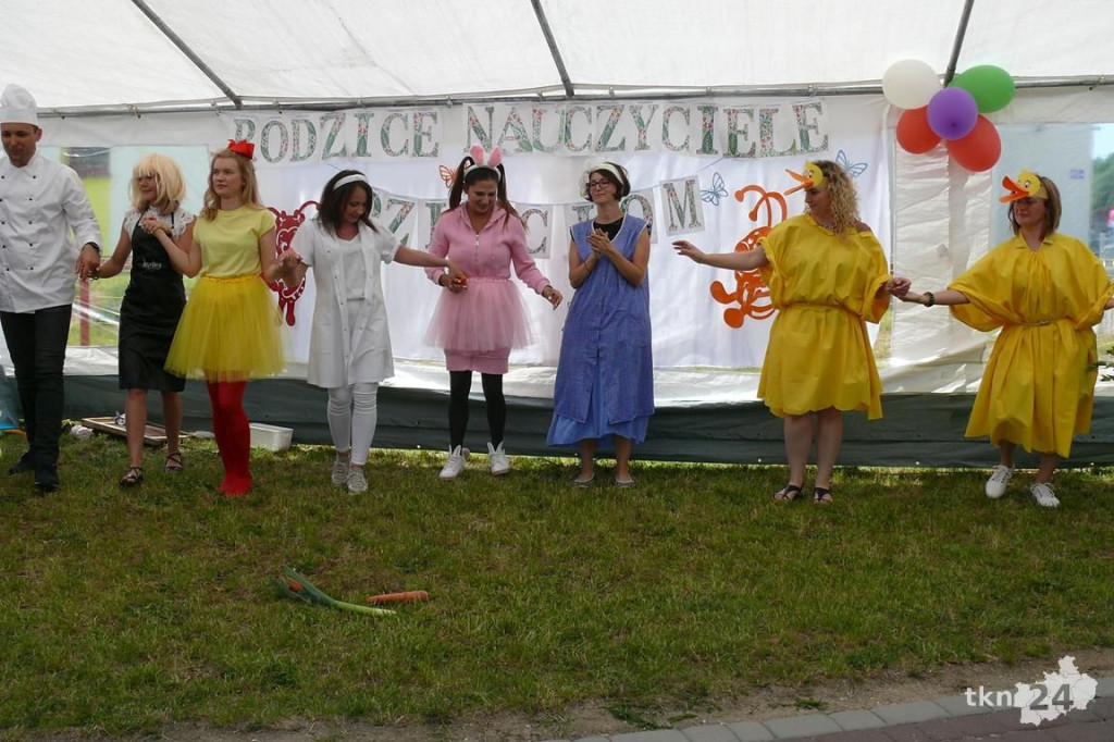 Radośnie i kolorowo w Smykowie. Rodzice i nauczycieli dla dzieci [wideo, zdjęcia]