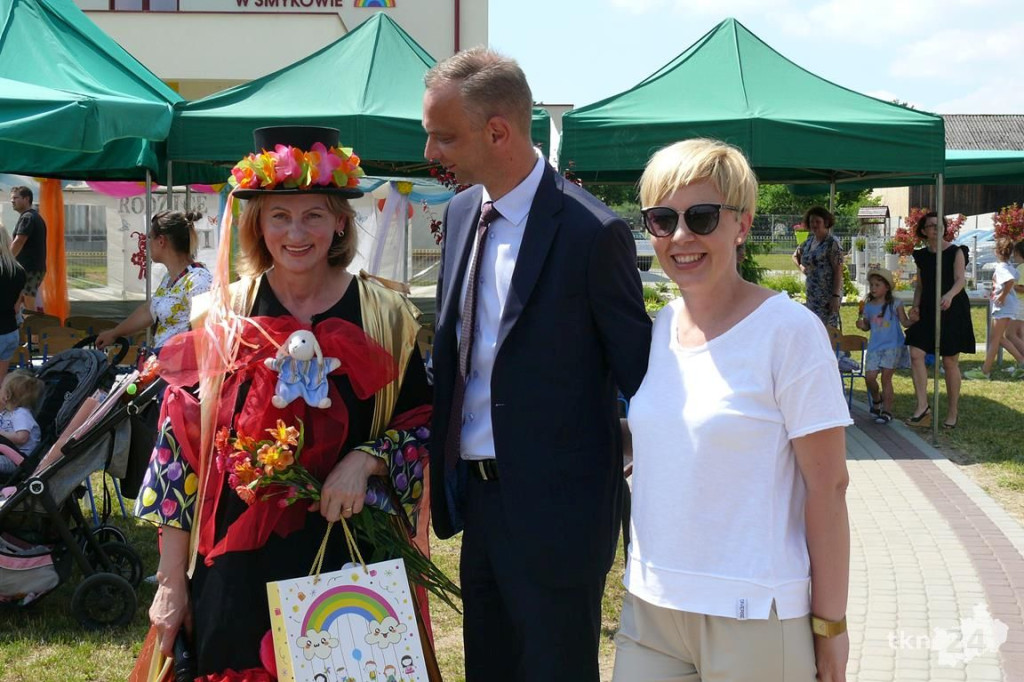 Radośnie i kolorowo w Smykowie. Rodzice i nauczycieli dla dzieci [wideo, zdjęcia]