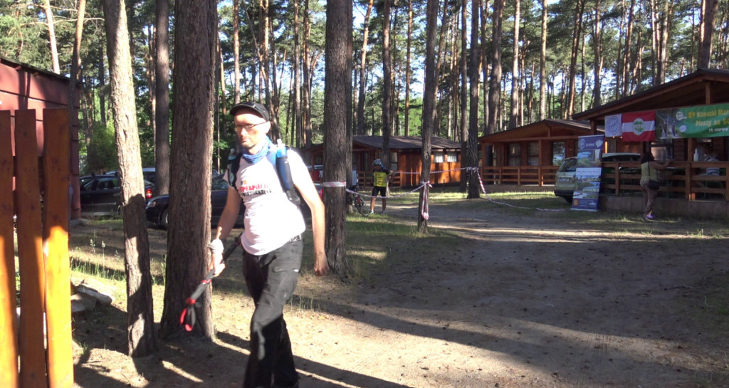 Najwytrwalsi piechurzy wyruszyli na trasę maratonu z Sielpi [wideo, zdjęcia]