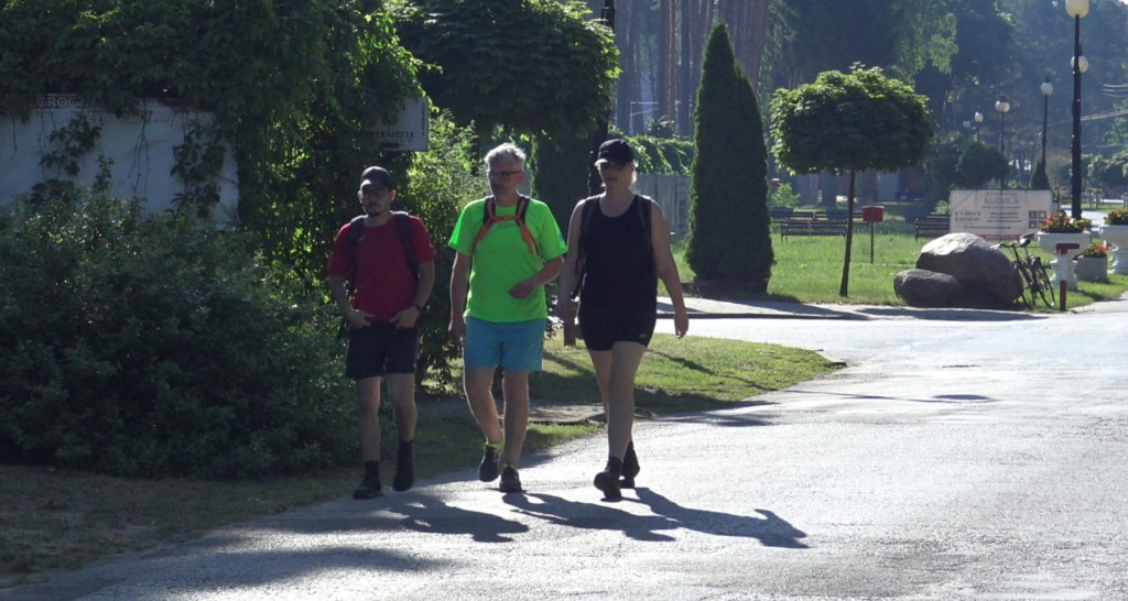 Najwytrwalsi piechurzy wyruszyli na trasę maratonu z Sielpi [wideo, zdjęcia]