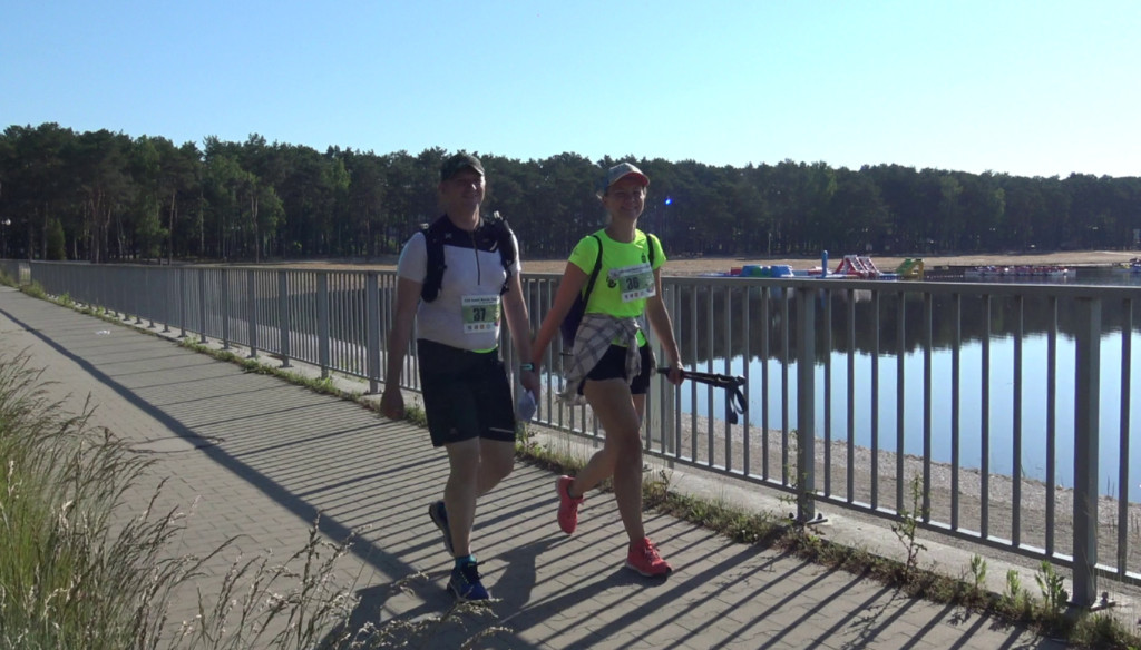 Najwytrwalsi piechurzy wyruszyli na trasę maratonu z Sielpi [wideo, zdjęcia]