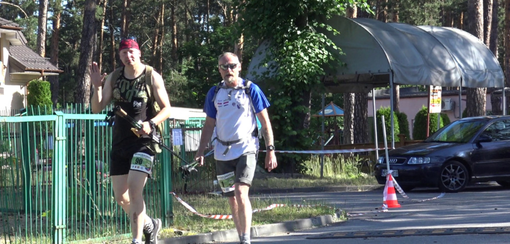 Najwytrwalsi piechurzy wyruszyli na trasę maratonu z Sielpi [wideo, zdjęcia]