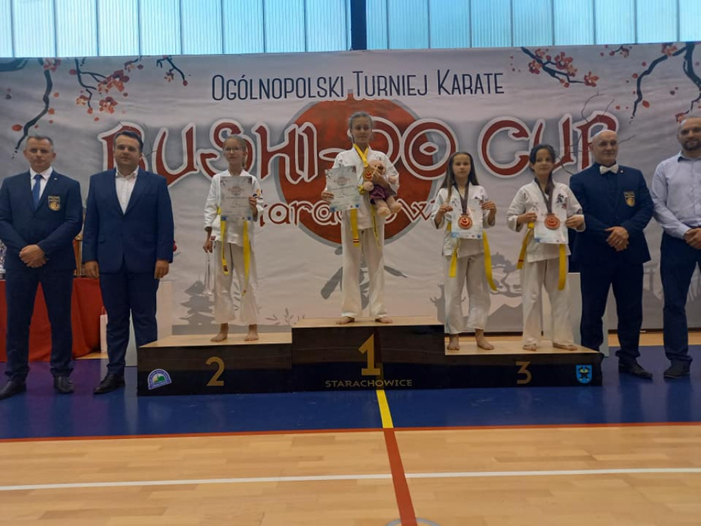 16 medali w Starachowicach. Sukcesy Koneckiego Klubu Karate [zdjęcia]