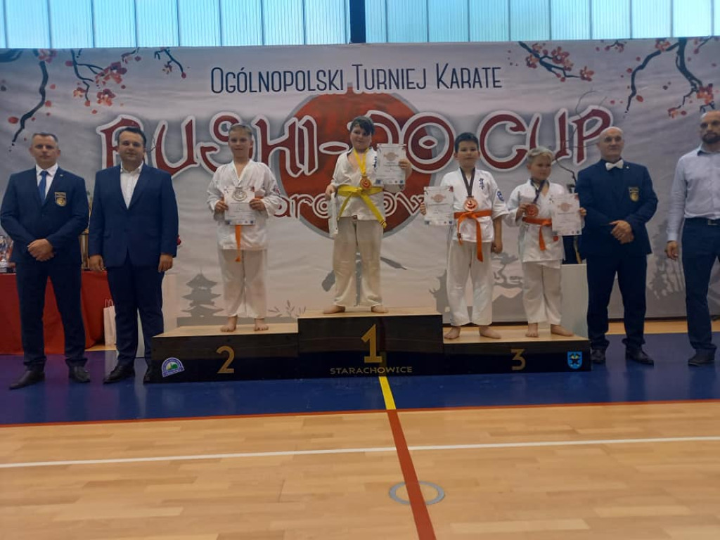 16 medali w Starachowicach. Sukcesy Koneckiego Klubu Karate [zdjęcia]