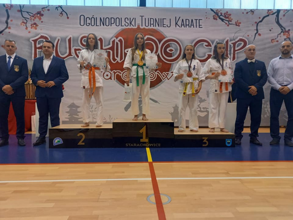16 medali w Starachowicach. Sukcesy Koneckiego Klubu Karate [zdjęcia]