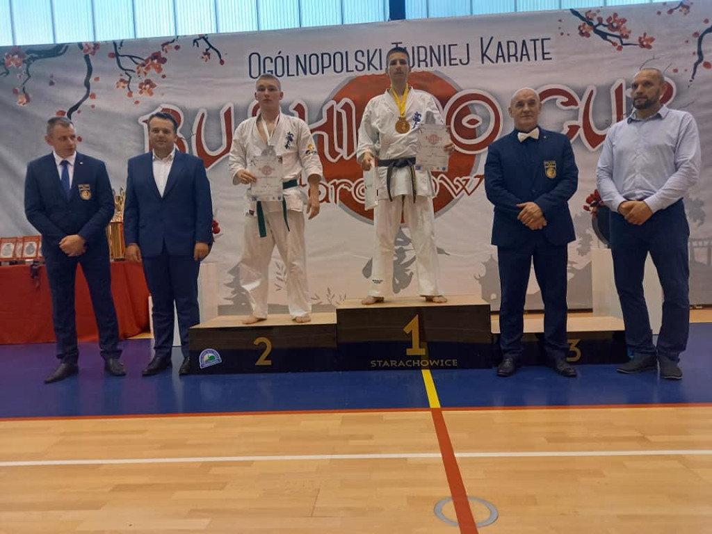 16 medali w Starachowicach. Sukcesy Koneckiego Klubu Karate [zdjęcia]