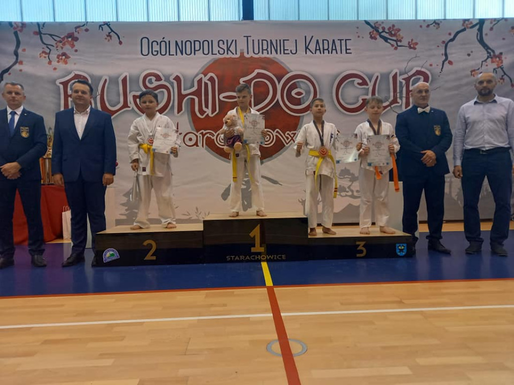 16 medali w Starachowicach. Sukcesy Koneckiego Klubu Karate [zdjęcia]