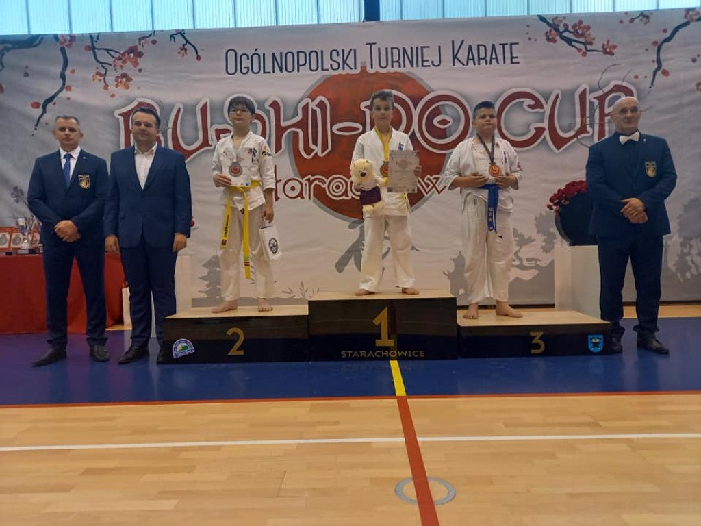 16 medali w Starachowicach. Sukcesy Koneckiego Klubu Karate [zdjęcia]