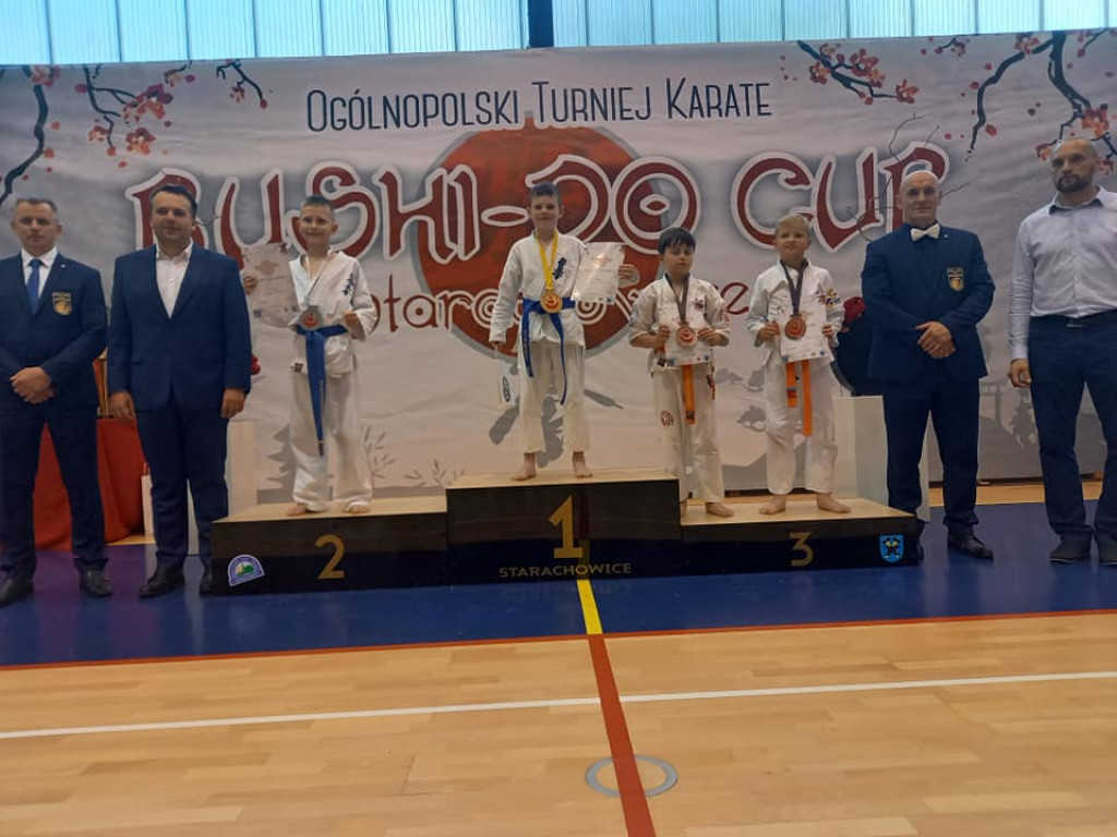 16 medali w Starachowicach. Sukcesy Koneckiego Klubu Karate [zdjęcia]