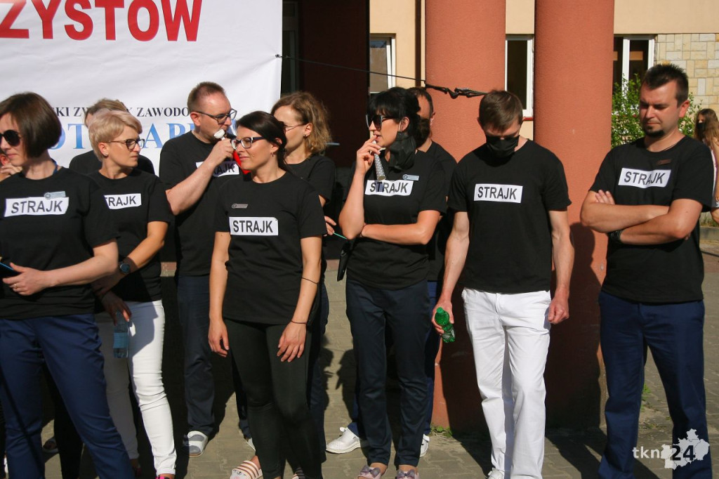 Strajk fizjoterapeutów w Czarnieckiej Górze AKTUALIZACJA [wideo, zdjęcia]