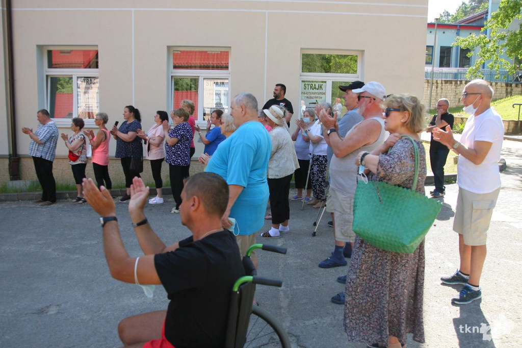 Strajk fizjoterapeutów w Czarnieckiej Górze AKTUALIZACJA [wideo, zdjęcia]
