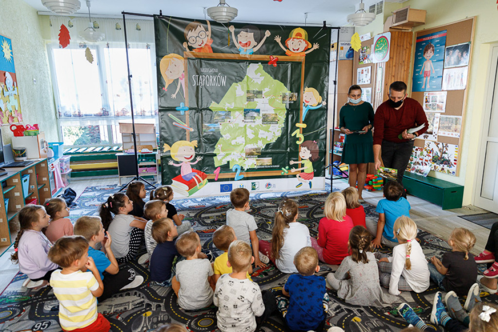Przybliżyli przedszkolakom lokalne bogactwo przyrodnicze gminy  Stąporków