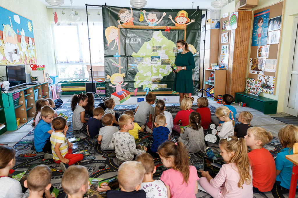 Przybliżyli przedszkolakom lokalne bogactwo przyrodnicze gminy  Stąporków
