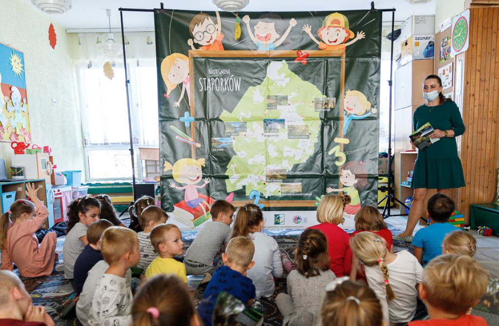 Przybliżyli przedszkolakom lokalne bogactwo przyrodnicze gminy  Stąporków