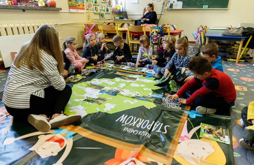 Przybliżyli przedszkolakom lokalne bogactwo przyrodnicze gminy  Stąporków