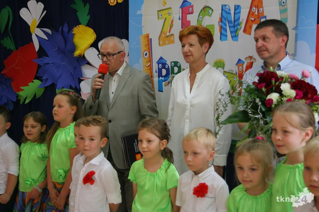 Pożegnanie przedszkolaków i pani dyrektor [wideo, zdjęcia]