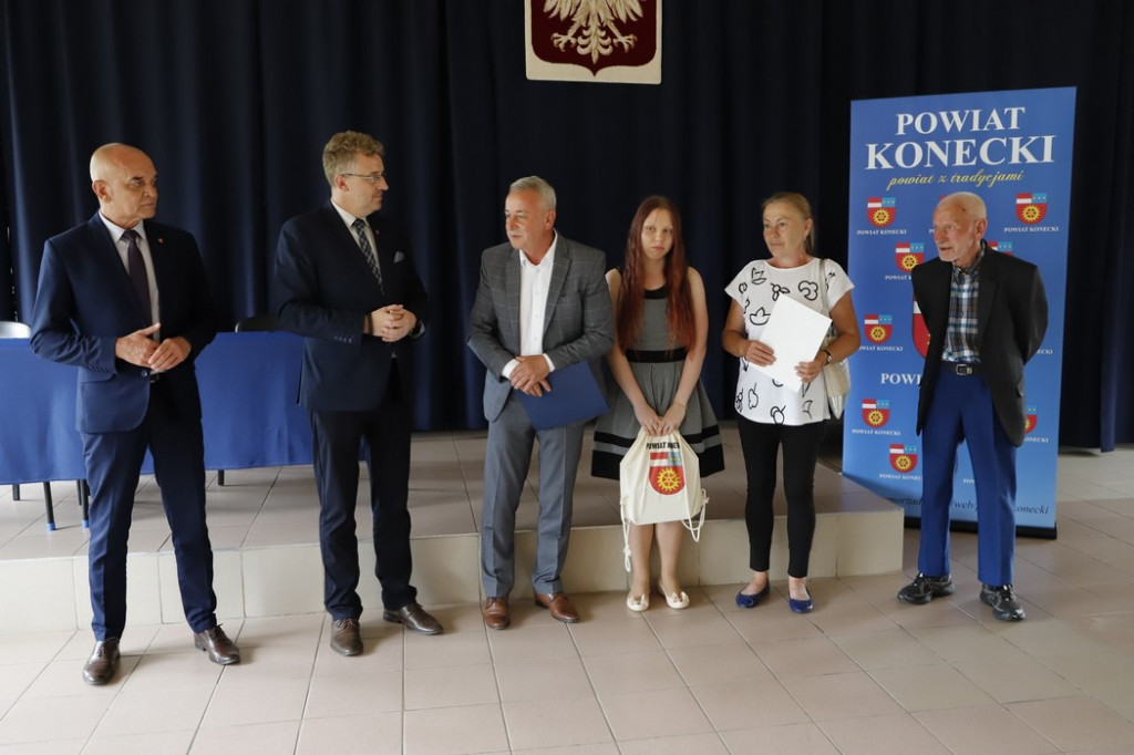 Najlepsi uczniowie szkół średnich zostali wyróżnieni [zdjęcia]