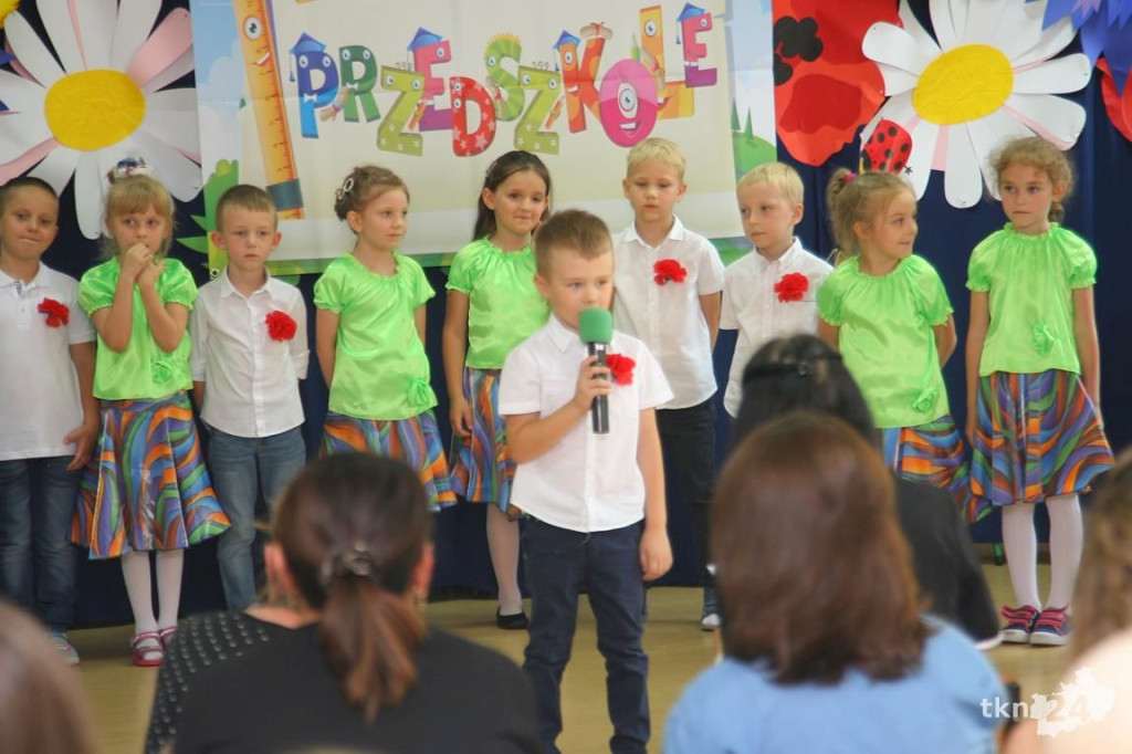 Pożegnanie przedszkolaków i pani dyrektor [wideo, zdjęcia]
