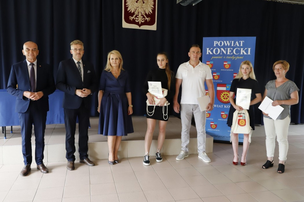 Najlepsi uczniowie szkół średnich zostali wyróżnieni [zdjęcia]