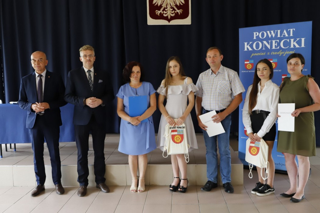 Najlepsi uczniowie szkół średnich zostali wyróżnieni [zdjęcia]