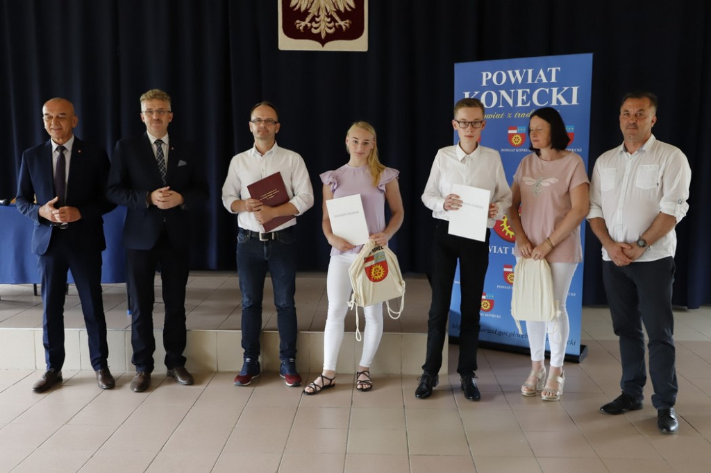 Najlepsi uczniowie szkół średnich zostali wyróżnieni [zdjęcia]