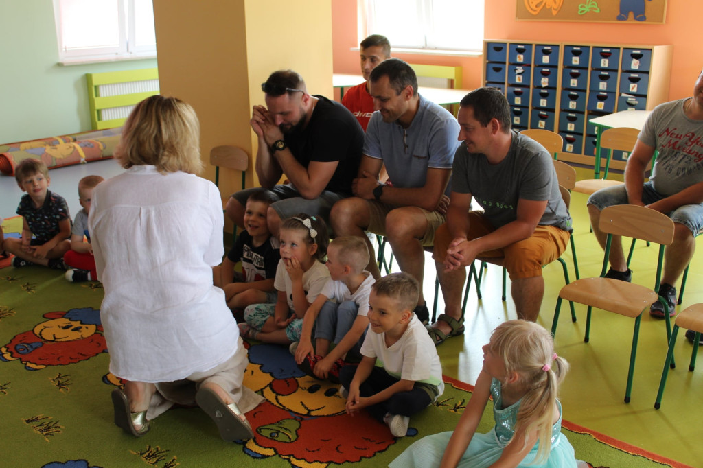 Dzień taty w Przedszkolu w Smykowie [zdjęcia]