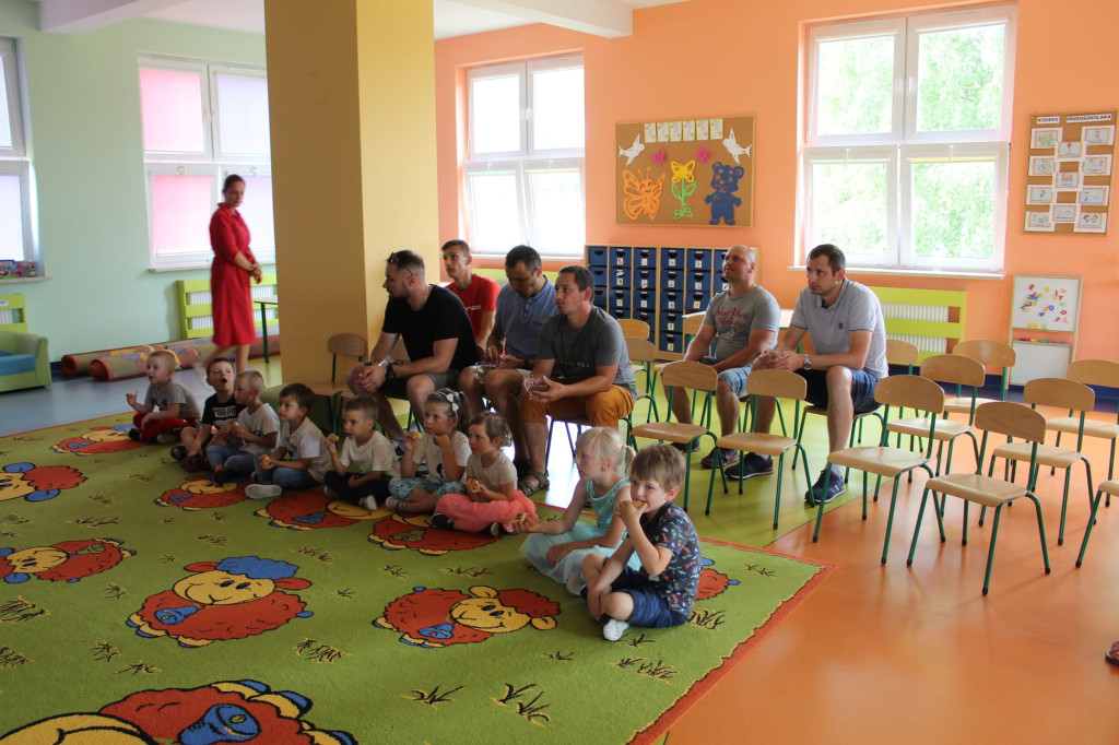 Dzień taty w Przedszkolu w Smykowie [zdjęcia]