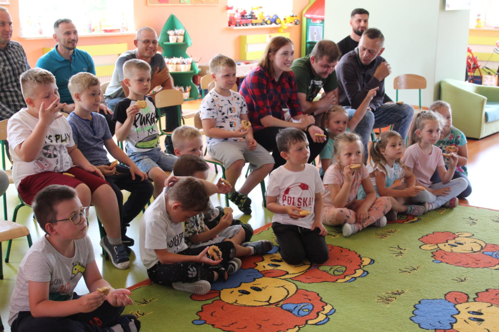 Dzień taty w Przedszkolu w Smykowie [zdjęcia]