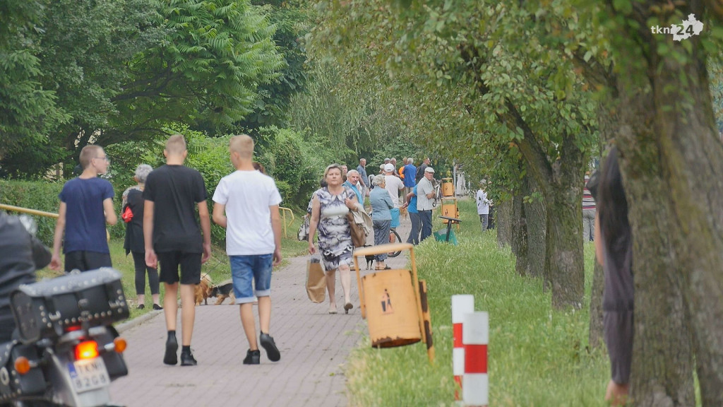 Kolarski Wyścig Solidarności przemknął przez powiat konecki [wideo, zdjęcia]