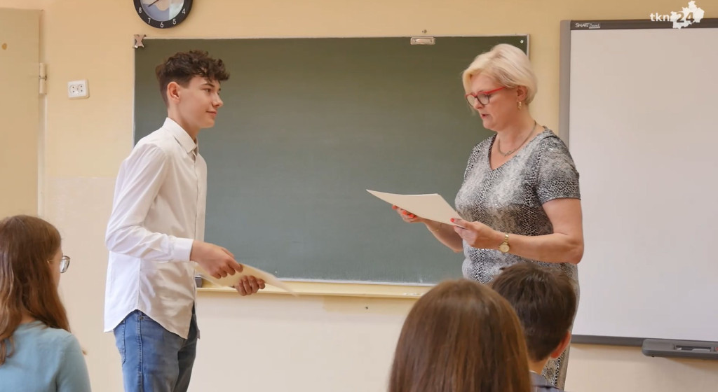 Gminne zakończenie roku szkolnego z pożegnaniem dyrektorki [wideo, zdjęcia]